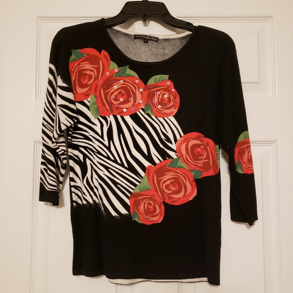 sz M black sweater